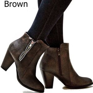 New without tags or box- Brown Western Ankle Booties Chunky Heel Boots